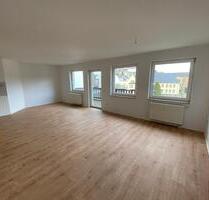 Exklusive 3-R-Dachgeschosswohnung zentrumsnah mit Aufzug und Balkon!! - Greiz