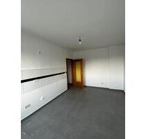 Renovierte 2-Zimmer Wohnung 65Qm + Balkon in Elberfeld Viehhofstr - Wuppertal Arrenberg