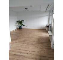 Modernisierte 2-Zimmer-Wohnung - 600,00 EUR Kaltmiete, ca.  64,00 m² in Schweinfurt (PLZ: 97422) Haardt