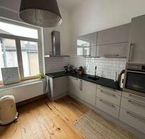 4Zimmer Altbauwohnung, Balkon, neue Küche, Keller, ab 15.11 - Krefeld Dießem