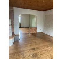 Große Wohnung inkl. Küche & Sauna zu vermieten (Homburg-Bruchhof)