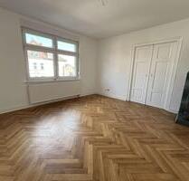 Erstbezug nach Sanierung! Große 4-Zimmerwohnung mit Dachterrasse in Neustadt! - Neustadt bei Coburg