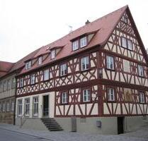Helle Zwei-Zimmer-Wohnung in historischem Gebäude in Zeil am Main