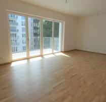 Schöne, helle 3 Raum -Whg., FBH, Parkett, Lift, EBK und Balkon! - Leipzig Süd