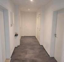 Solingen mitte-Drei Zimmer zu vermieten