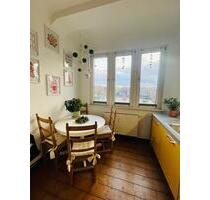 Stilvolle 2-Zimmer-Altbauwohnung mit Balkon am Frohnhauser Platz **Mit Möbelübernahme** - Essen Stadtbezirk III