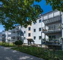 Frisch renovierte 2-Zimmer-Wohnung mit großem Balkon in ruhiger Nebenstraße - Boizenburg/Elbe