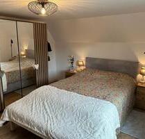 BESCHENDORF! Stilvoll modernisierte 3- Zimmer- Dachgeschosswohnung in ruhiger Lage zu vermieten - Lensahn