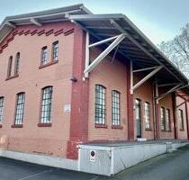 Moderne Gewerbeeinheit mit stilvollen Büroräumen und großzügigen Lagerräumen im Loftstil - Arnsberg Rusch