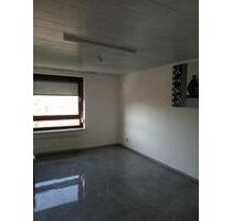 Praktische 4,5 Zimmer Wohnung mit Balkon und Garage - Bietigheim-Bissingen