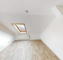 Schöne Dachgeschosswohnung mit Einbauküche - Chemnitz Hilbersdorf