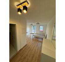 Voll möblierte EG - Wohnung mit neuer EBK und Balkon im EG -- TG-Stellplatz ** Top ** - Weiden in der Oberpfalz