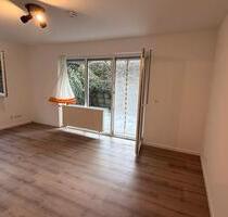 Frisch renoviert: Souterrain-Wohnung mit schöner Terasse - Oberursel (Taunus)