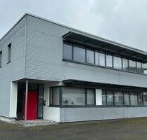 Behandlungsräume Büro - 1.700,00&nbsp;EUR Kaltmiete, in Kreuztal (PLZ: 57223)