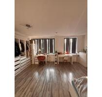 Wg Zimmer ab sofort - 550,00 EUR Kaltmiete, ca.  100,00 m² Wohnfläche in Berlin (PLZ: 13581) Spandau