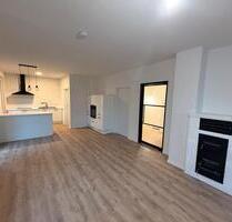 Ab sofort! Barßler Hafen - kernsaniertes EFH oder UG und OG - Barßel