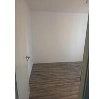 Ab Sofort WG Zimmer - 450,00 EUR Kaltmiete, ca.  100,00 m² Wohnfläche in Berlin (PLZ: 13581) Spandau