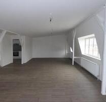 Großzügige Atelierwohnung an Künstlerinnen zu vermieten - Büdelsdorf