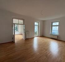 Attraktive, helle 4 - Raum Wohnung mit Wintergarten und Terrasse - Gera