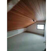 Dachgeschosswohnung - 950,00&nbsp;EUR Kaltmiete, ca.&nbsp; 60,00&nbsp;m&sup2; in Künzell (PLZ: 36093)