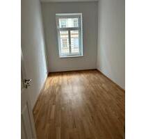 4-Raum Wohnung LEER in der Krukenbergstr. 5 in Halle - Halle (Saale)