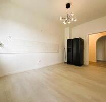 renovierte 2 Zimmer Wohnung mit Balkon – WG - geeignet - Oberhausen