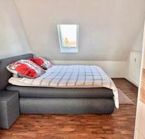 Lichtdurchflutete 3-Zimmer Dachgeschosswohnung - Hilden Kalstert