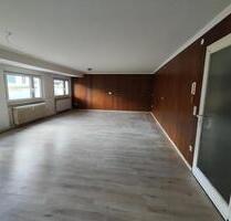 2-Zimmer Souterrainwohnung mit großen Fenstern - Gernsbach