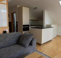 Geschmackvolle, vollst. renovierte 2-Raum-Dachgeschosswohnung - Bad Abbach