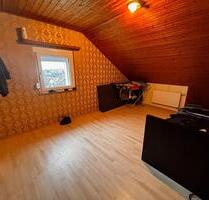 Vermiete 2 12 Zimmer DG-Wohnung in Kirchardt