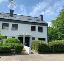 Charmante Doppelhaushälfte mit viel Platz, Garten & Garage - Karlsruhe Daxlanden