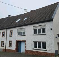 Einfamilienhaus zu Vermieten in 54647 Pickließem - Klausen