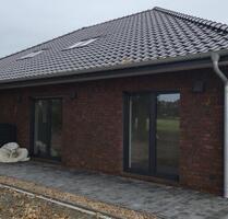 ZU VERKAUFEN oder ZU VERMIETEN: - Fredenbeck