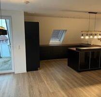 Helle 4-Zimmerwohnung mit Balkon und Einbauküche - Erdmannhausen