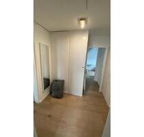 möblierte 2,5-Zimmer DG-Wohnung in Stuttgart-Untertürkheim