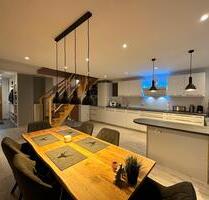 Moderne, helle und renovierte 125 qm Maisonettewohnung in ruhiger - Essen Stadtbezirk III