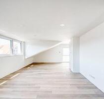 Kernsanierte DG-Wohnung in parknaher Lage inkl Küche & Stellplatz - Erlenbach