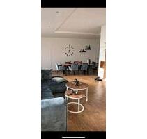 Große Erdgeschosswohnung in Surwold