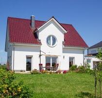Modernes Einfamilienhaus mit hochwertiger Ausstattung und Garten - Vordorf