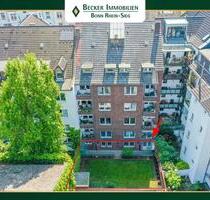 Attraktive, renovierte 2-Zimmer-Wohnung mit großzügigem, eigenem Garten in Düsseldorf - Golzheim