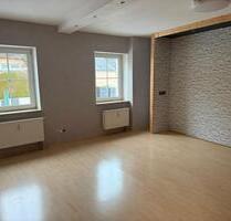 3 Zimmer Stadtwohnung - 500,00 EUR Kaltmiete, ca.  105,00 m² in Kirchenlamitz (PLZ: 95158) Hohenbuch