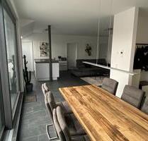 Stilvolle 3-Raum-Penthouse-Wohnung (gehoben, Balkon, EBK) - Saarlouis