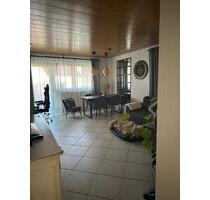 2 Zimmer Wohnung zur Miete - 890,00 EUR Kaltmiete, ca.  60,00 m² in Estenfeld (PLZ: 97230)