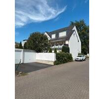Courtagefreie 3-Zimmer-Wohnung mit Dachterrasse & Bulthaup-Küche - Bergisch Gladbach Frankenforst