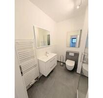 Erstbezug nach Renovierung - Exklusive lichtdurchflutete 3-Zi-Wohnung mit Blick ins Grüne - Neuhofen