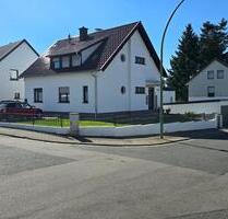Freistehendes Ein-Zweifamilienhaus mit zusätzlichem Anbau - Kirkel