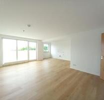 teilsaniertes 1-Zimmer Apartment mit Balkon u. Aufzug am Anton-Günter-Pl. 2, betreutes Wohnen optional - Crimmitschau