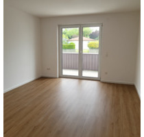 ERSTBEZUG NACH RENOVIERUNG - 2-Raum-EG-Wohnung, Balkon + EBK - Augsburg Lechhausen