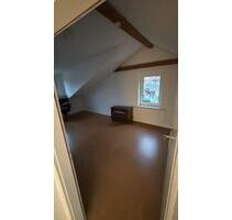 2 Zimmerwohnung Dachgeschoss - 600,00 EUR Kaltmiete, in Bad Münder am Deister (PLZ: 31848)