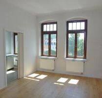 Freundliche 2-Zimmer-Wohnung mit neuem Laminatboden 